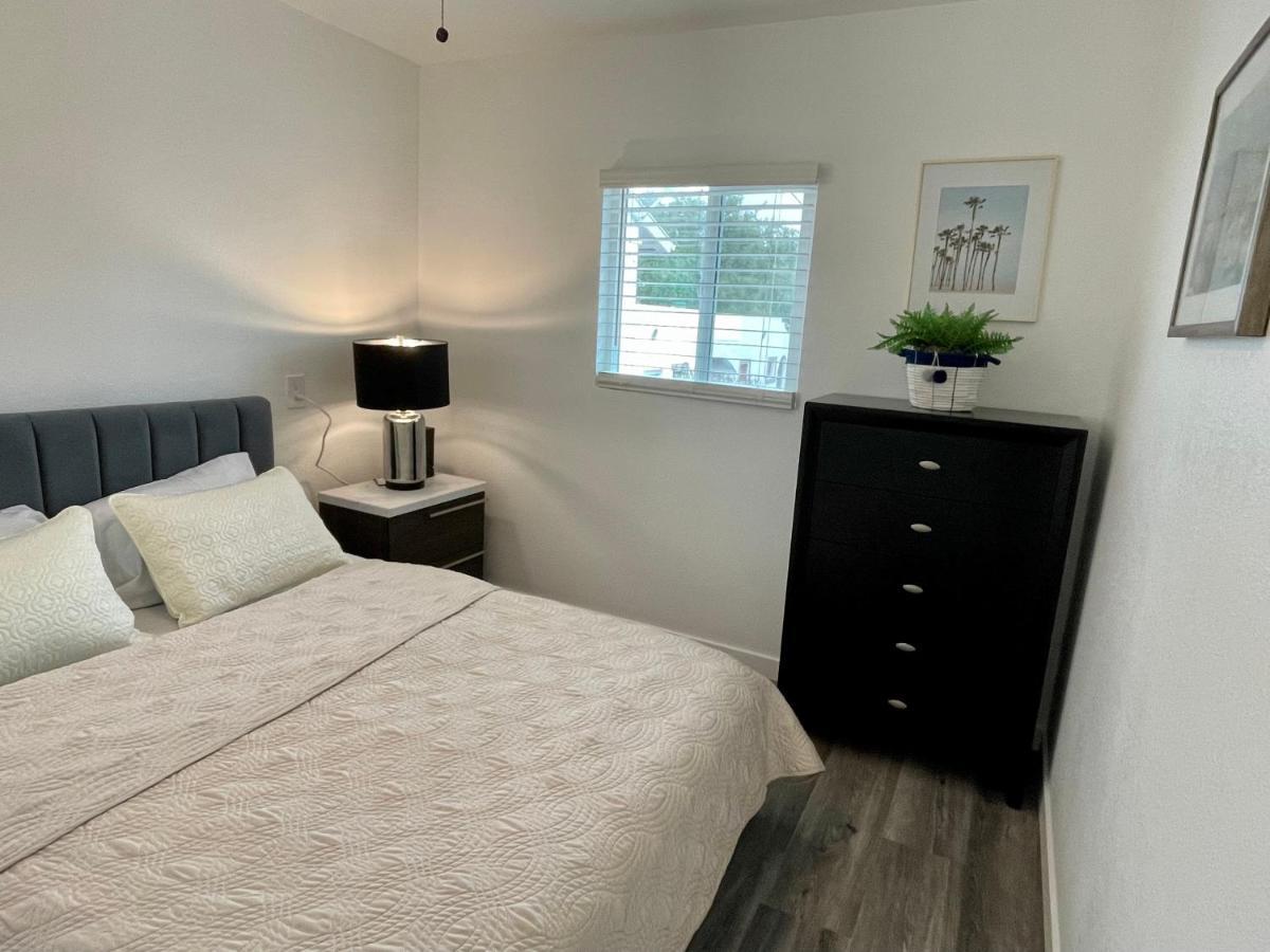 1102 French St Apartman Santa Ana Kültér fotó