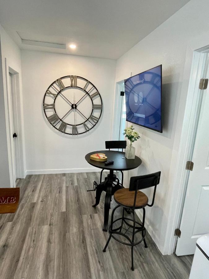 1102 French St Apartman Santa Ana Kültér fotó